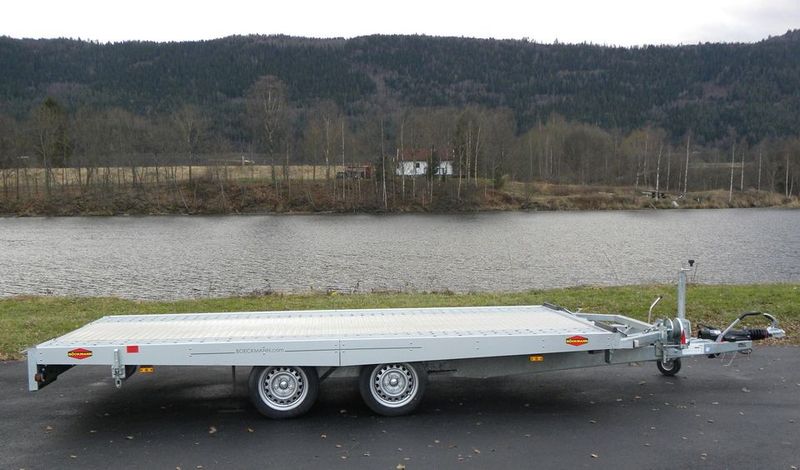 Böckmann AH 4320/27, førsteklasses 2,7t biltransporter