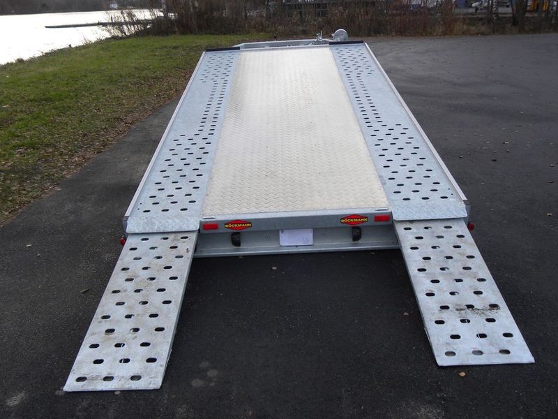 Böckmann AH 4320/27, førsteklasses 2,7t biltransporter