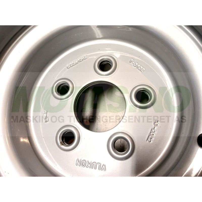 Komplett hjul 195/55R10C Stål 5-bolt Piggdekk