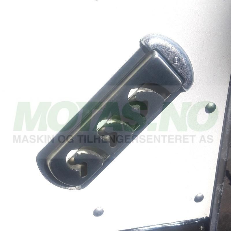 Bomfeste på vegg høyre, bak